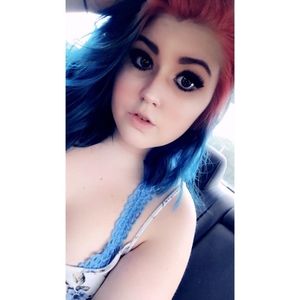 Meet your Posher, Chloe